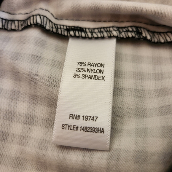 NWT Gingham Plaid Capri Pants - Picture 4 of 10